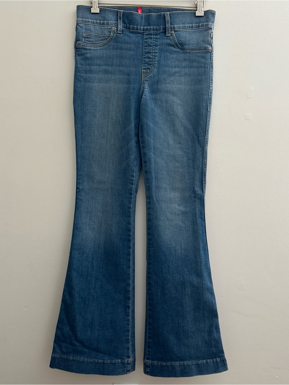Spanx Jeans Women’s Medium Flare Pull On Stretch Blue Vintage Indigo 20456Q